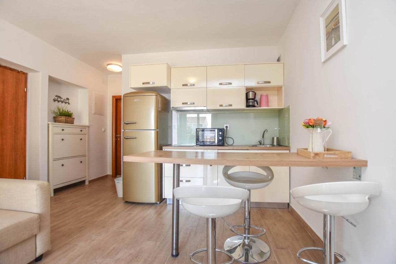 Apartmani Mara 파코스탄 외부 사진